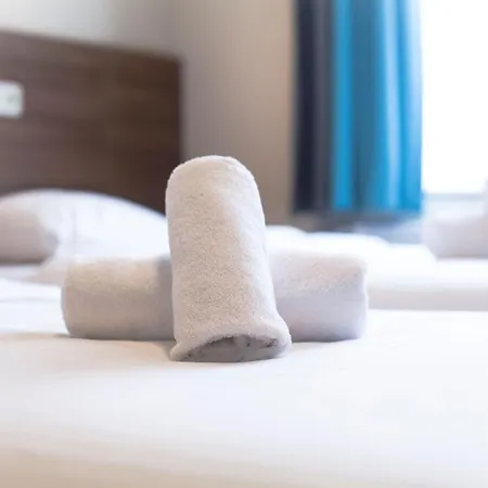 Antwerp Inn Hotel 3*