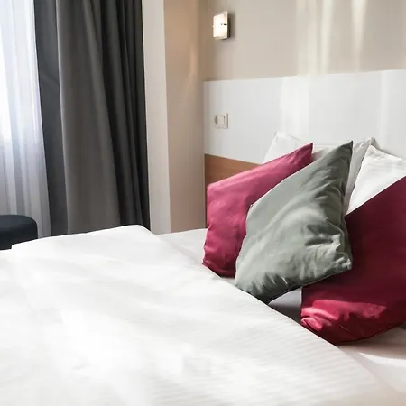 Hotel Antwerp Inn Hotel 3*